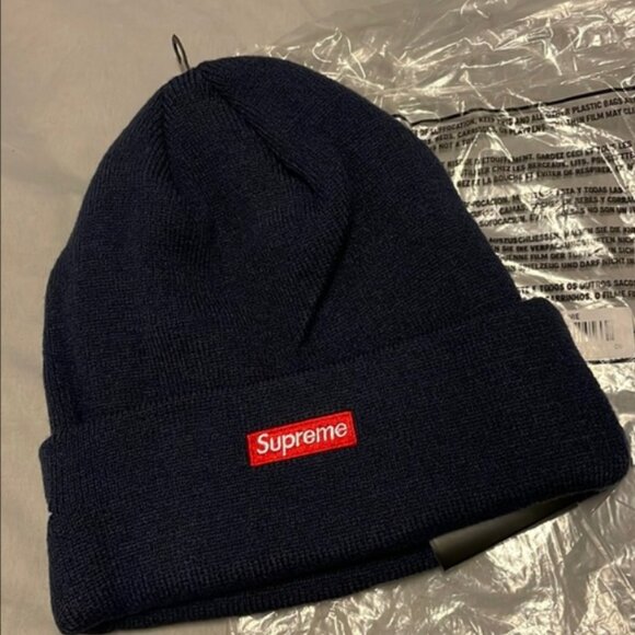 Authentic Supreme 2 in 1 navy New Era beanie - Picture 1 of 7